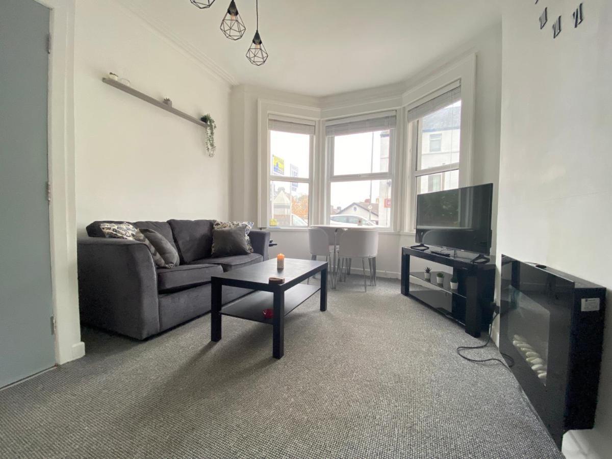 Cheap & Cheerful Apartment Near Bangor Marina Exteriör bild